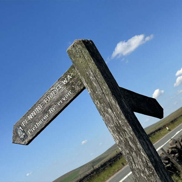 sign post to Prethorne Resevoir